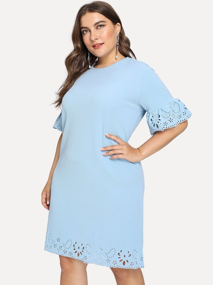 Plus Size Hollow Halv Ärm Rundhalsad Pullover Klänning