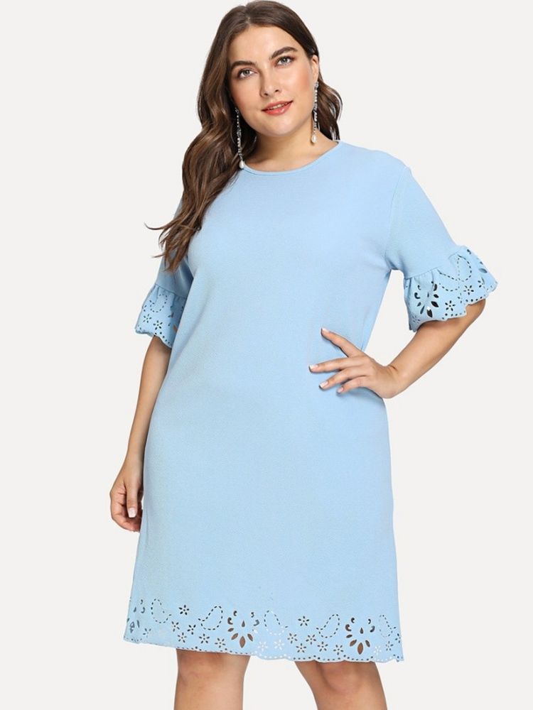 Plus Size Hollow Halv Ärm Rundhalsad Pullover Klänning