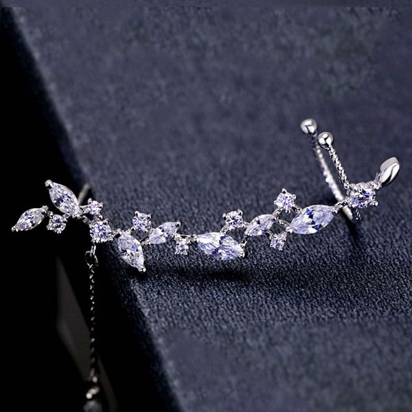 Överdriven Rhinestone Tassel Ear Cuff