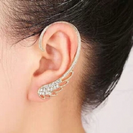 Vingformad Rhinestone Ear Cuff