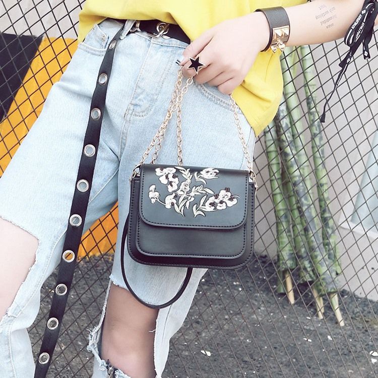 All Match Broderi Multilayer Crossbody Bag